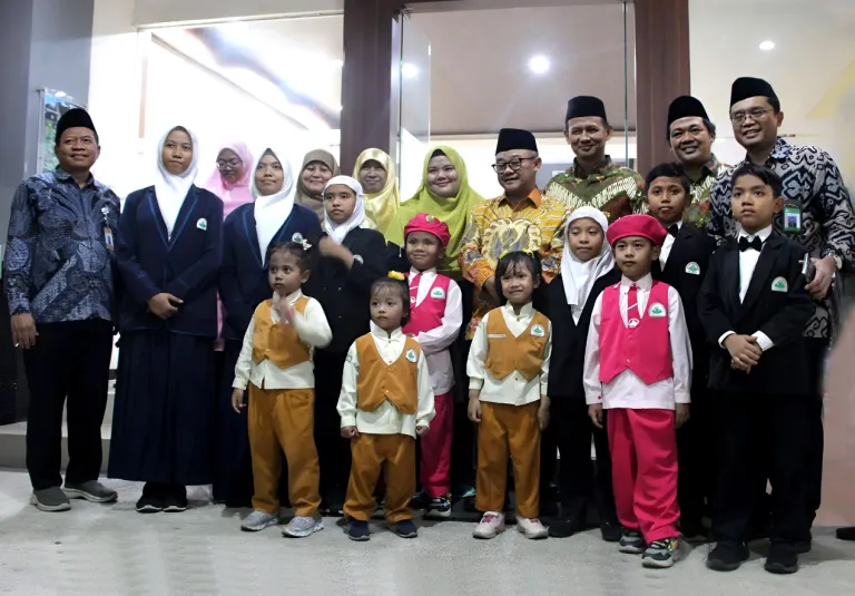 1_alyalu-alyaklu-kunjungan-menteri-pendidikan-mendikdasmen-ke-malang.webp
